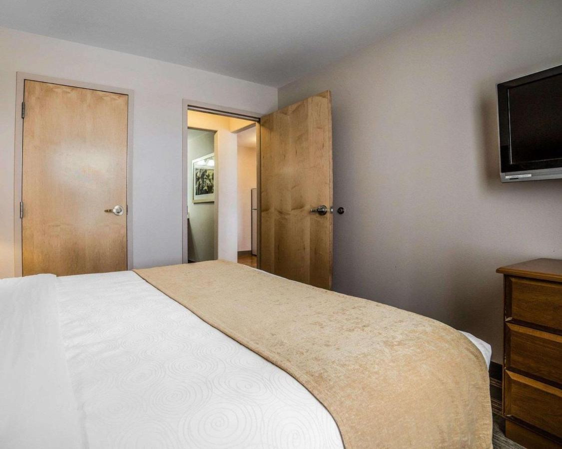 Mainstay Suites Каспър Екстериор снимка