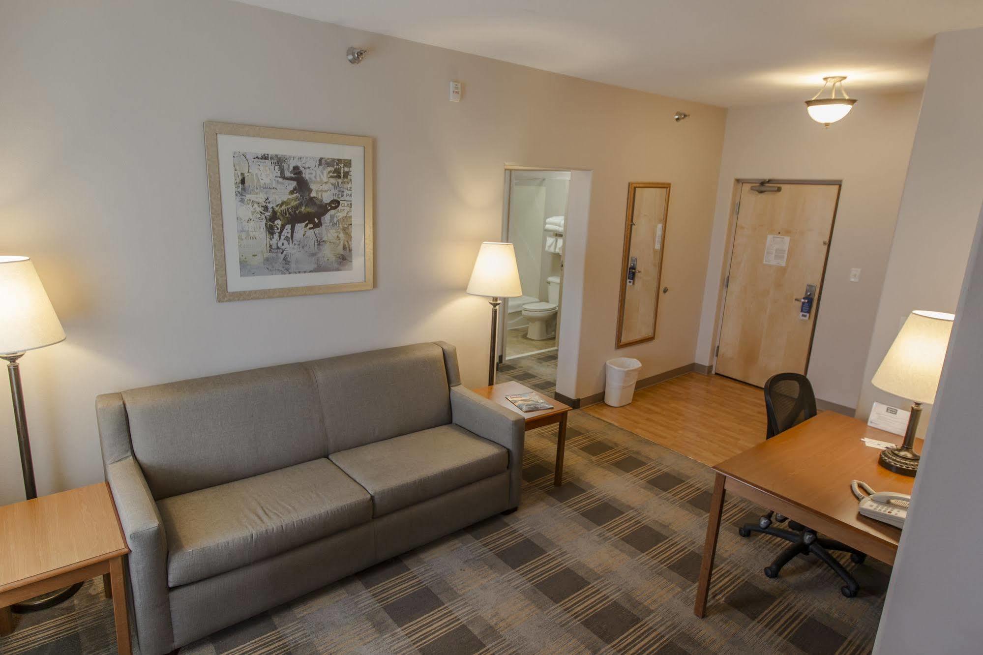 Mainstay Suites Каспър Екстериор снимка