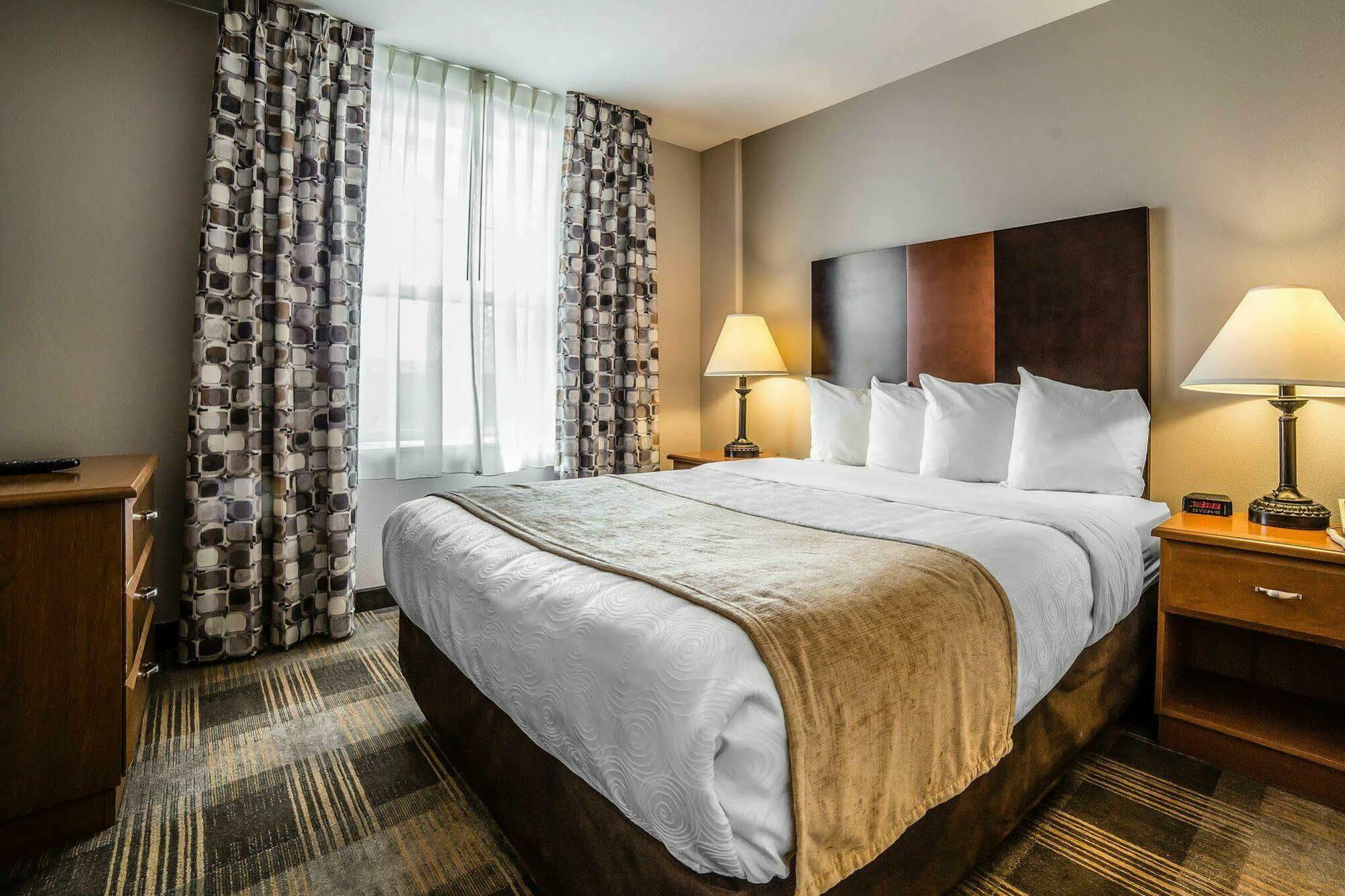 Mainstay Suites Каспър Екстериор снимка